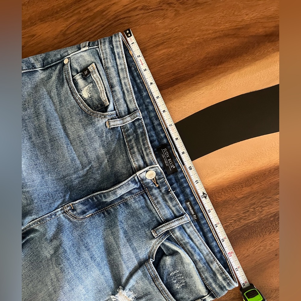 Judy Blue Distressed Boyfriend Jeans - Light Blue - Picture 8 of 8